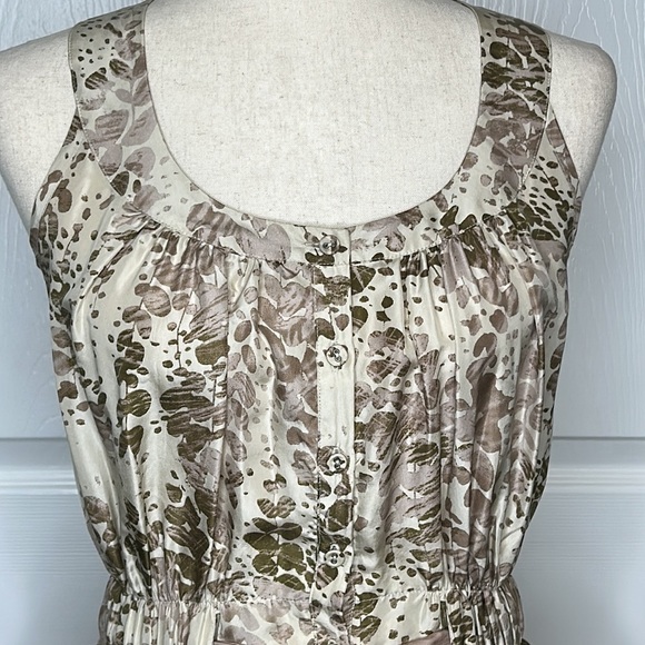 Kenneth Cole 100% Silk Blouse Women's Size 2 Button Down Tie at Waist Tan - Picture 3 of 6